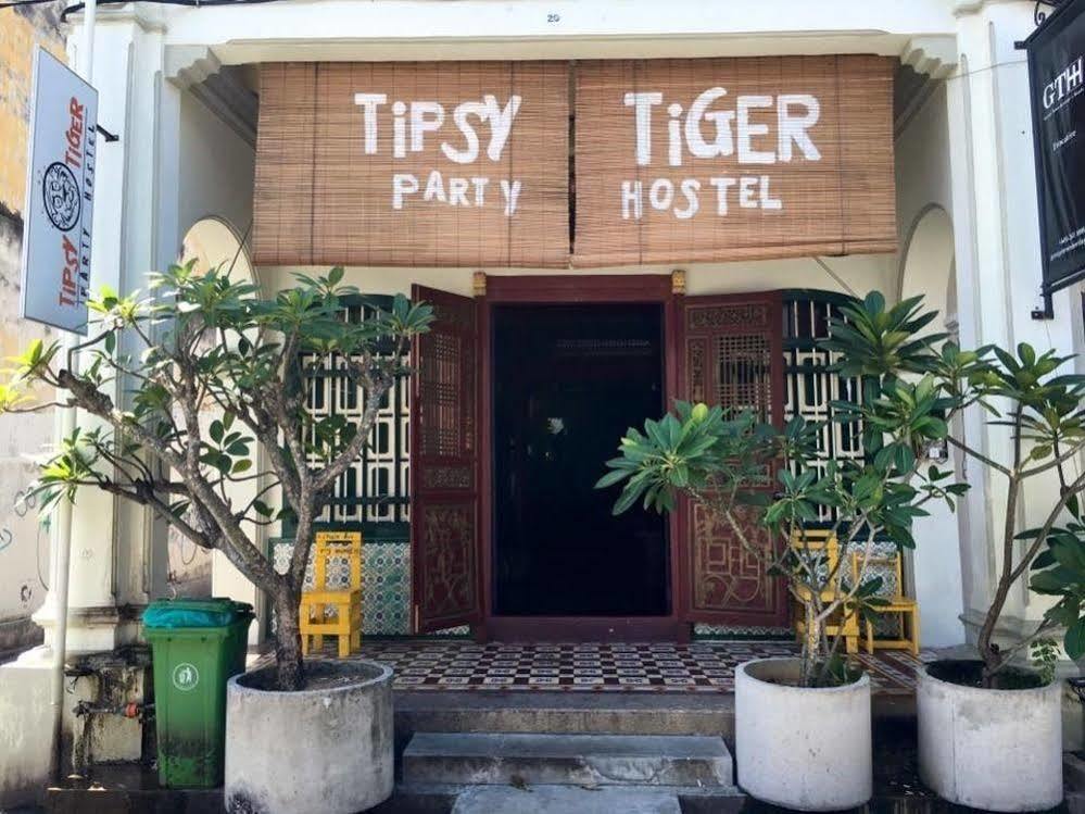 Tipsy Tiger Party Hostel George Town Exteriör bild